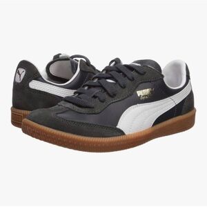 Puma Super Liga, navy and white, size 4.5 men’s, 6 women’s